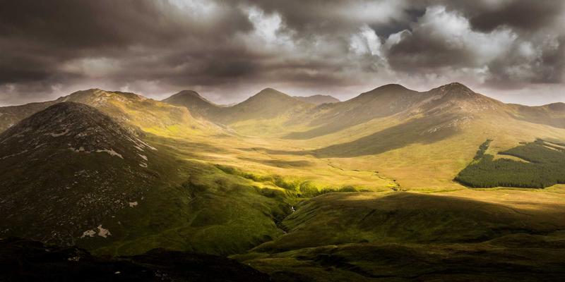 引爆Z世代消费力：创意小商品与办公文具的设计策略全解析