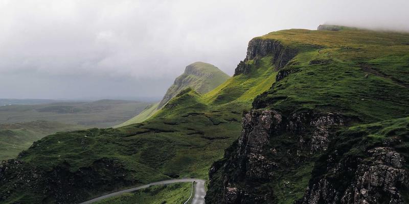 旧物改造新潮流：用废弃材料打造创意数码配件与家居礼品